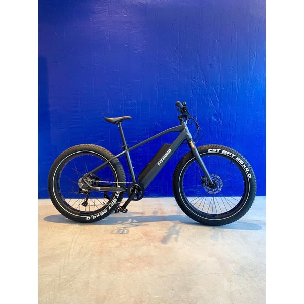 **OUTLET STOCKHOLM** FitNord Rumble 300 Elfatbike 2024, svart 43 cm (720 Wh batteri)